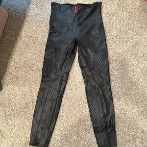Spanx black Moto shiny leggings. Size Large